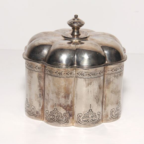 Vintage Godinger Silver Plated Scalloped Edge Trinket Box Red Velvet Lining 1994 - Picture 1 of 7